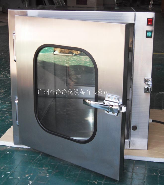 傳遞窗是一種潔凈室的輔助設備,主要用于潔凈區與潔凈區之間、潔凈區與非潔凈區之間小件物品的傳遞.