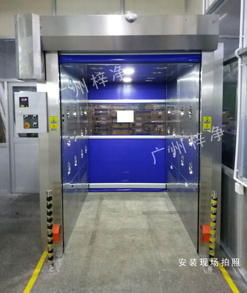 快速卷簾門風淋間圖片【前門打開狀態】 快速卷簾門風淋間圖片【前門打開狀態】