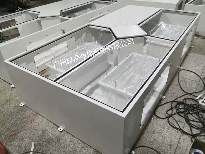 手術(shù)室層流送風(fēng)天花制作現(xiàn)場實(shí)拍圖 手術(shù)室層流送風(fēng)天花制作現(xiàn)場實(shí)拍圖